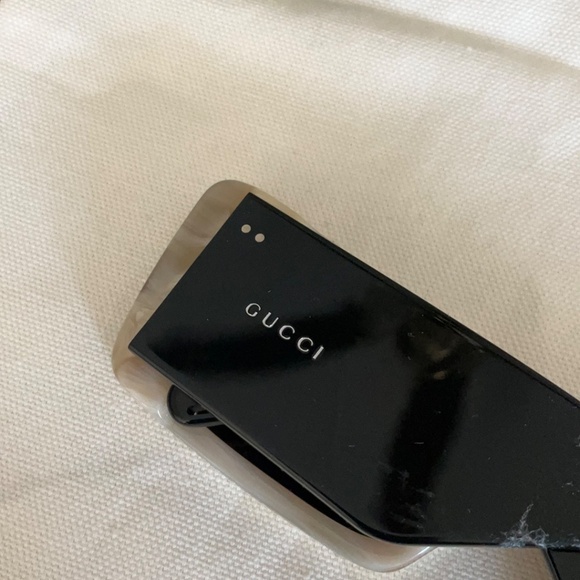 GUCCI  Acetate Rectangular Flap GG0543S Sunglasses White Black - Picture 7 of 7